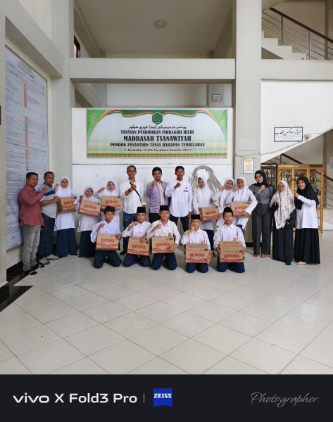 SMSI Inhil Salurkan Susu Ginas Gratis ke Ponpes Tunas Harapan Tembilahan