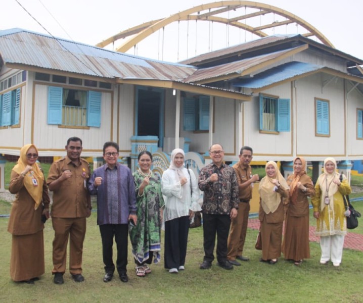 Dinas Kebudayaan dan Pariwisata Terima Kunjungan Direktorat OJK ke Rumah Singgah Tuan Kadi