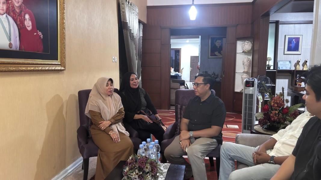 Astra Internasional Serahkan Bantuan Duka untuk Keluarga Almarhum Zulmansyah Sekedang