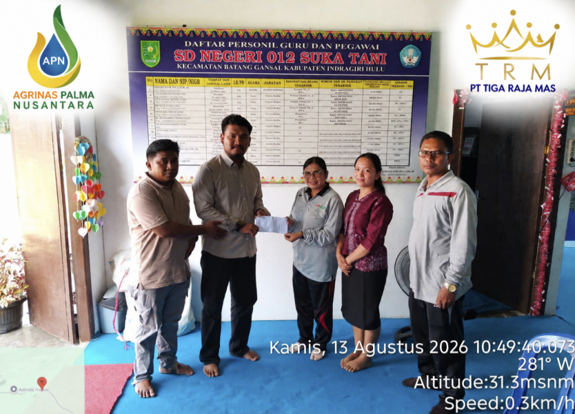 Mendukung Peningkatan Kualitas Pendidikan, AGRINAS melalui KSO PT Tiga Raja Mas Salurkan CSR untuk Dua Guru Agama di Inhu