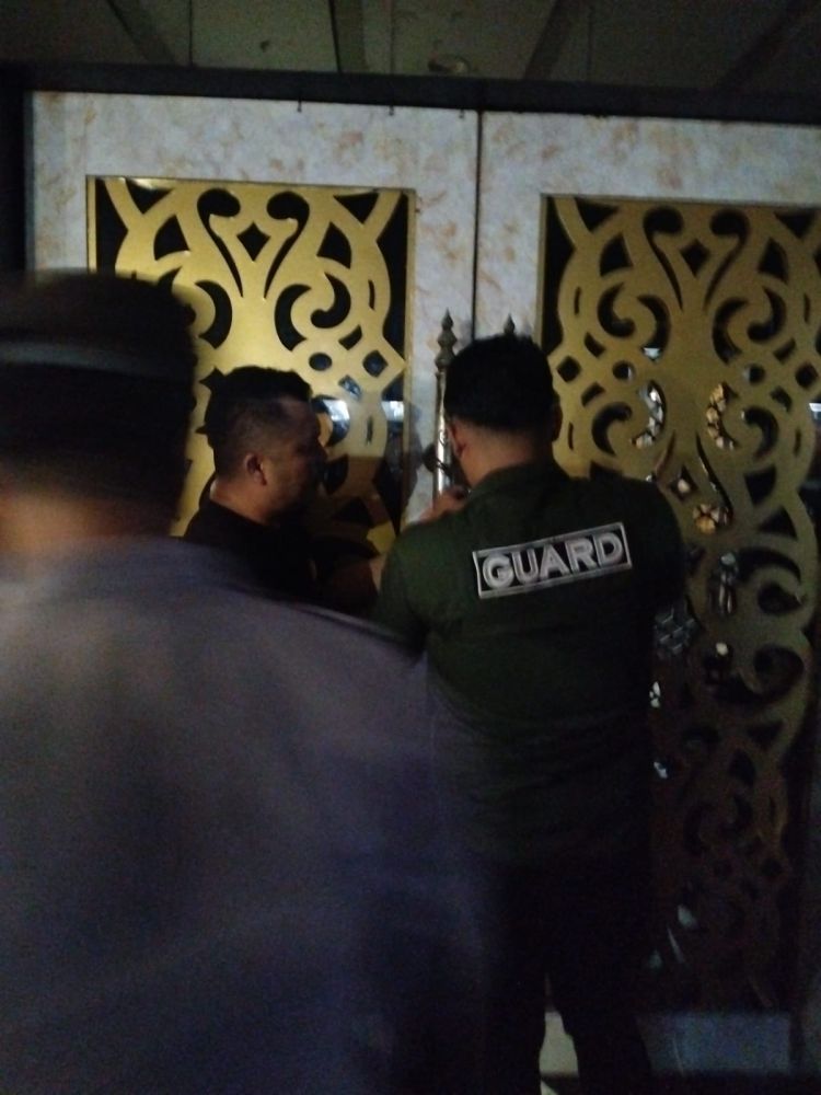 Aksi Massa Anti Maksiat Segel New Paragon, Operasional KTV di Pekanbaru Dihentikan Total