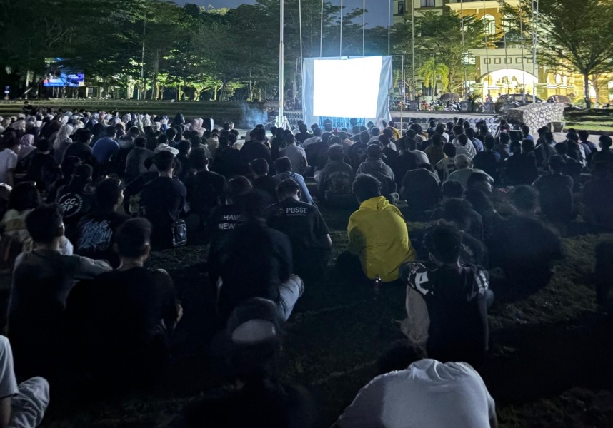 HEBOH PEMUTARAN FILM PESTA BABI DI UIN SUSKA MEMBLUDAK