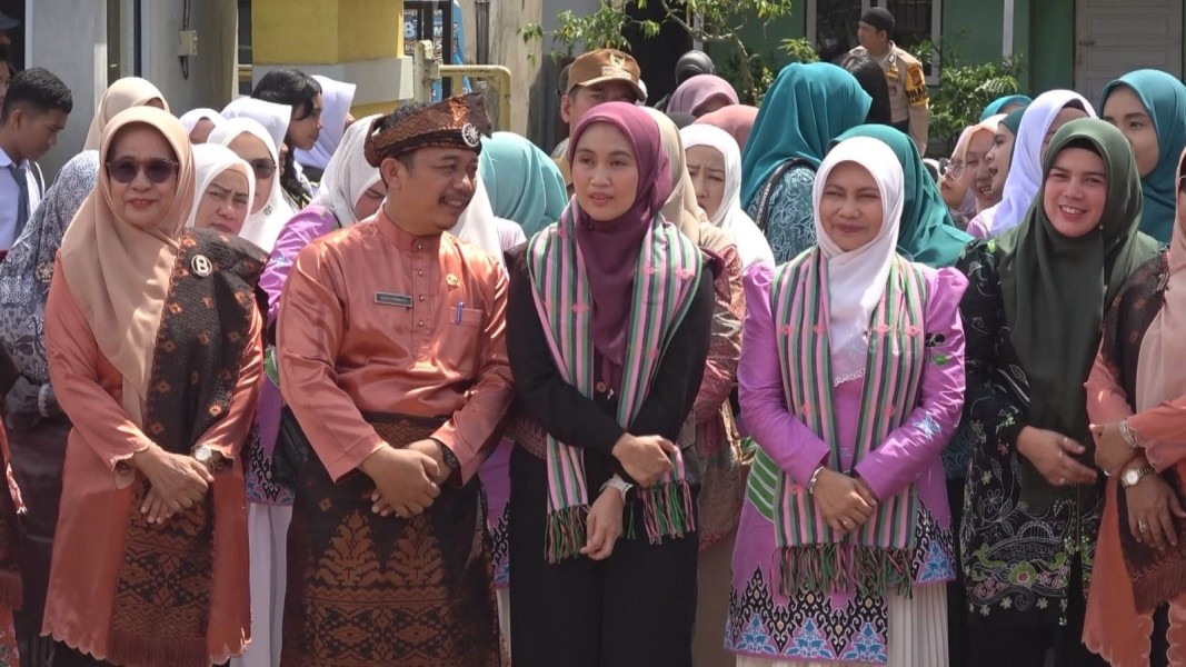 Bangga Jadi Alumni, Henny Sasmita Gulirkan Program Jelajah Anak Riau di SMAN 1 Tembilahan Hulu