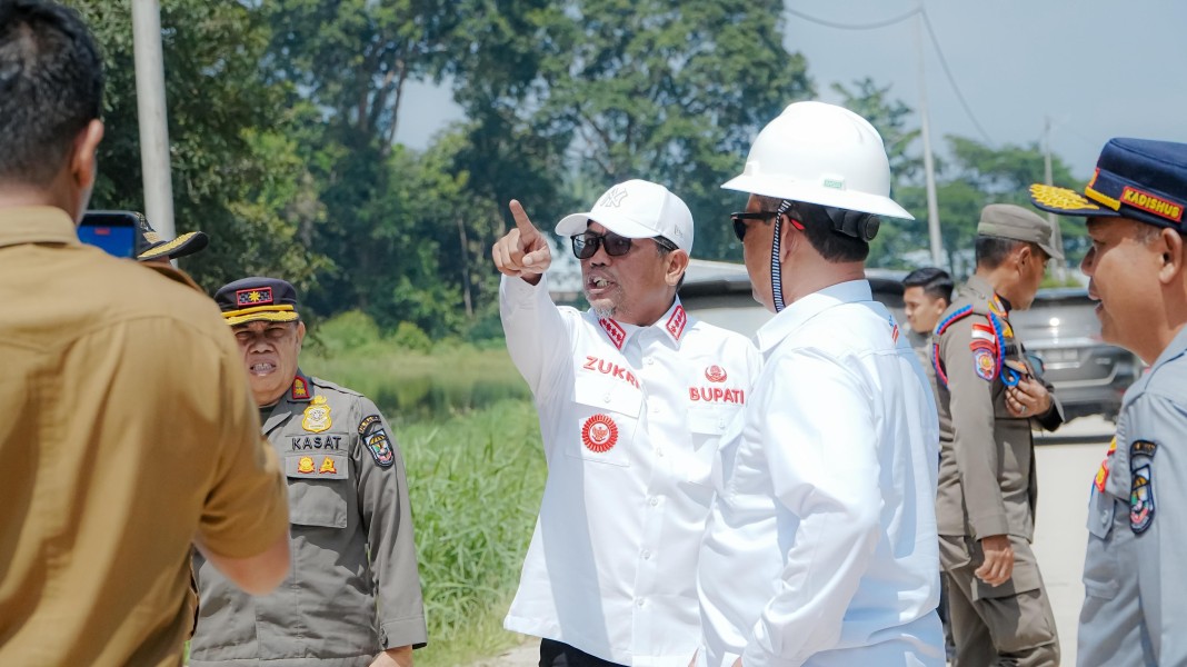 Tidak berkontribusi memperbaiki jalan rusak, Bupati Zukri Tegur Perusahaan Sawit
