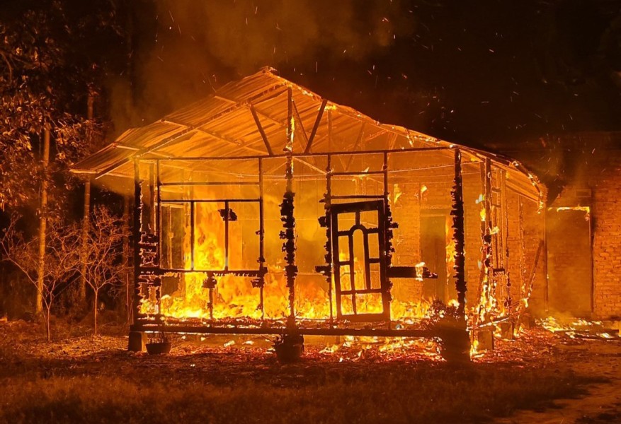Rumah Warga di Kampung Benayah Siak Ludes Terbakar, Warga Padamkan Api Tanpa Damkar