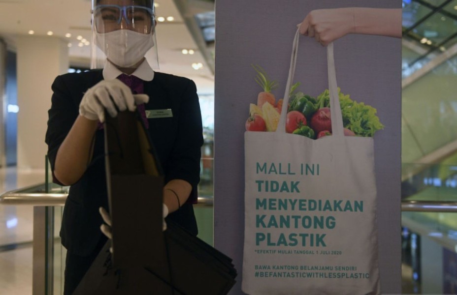 Pemko Pekanbaru Resmi Larang Kantong Plastik di Pusat Perbelanjaan