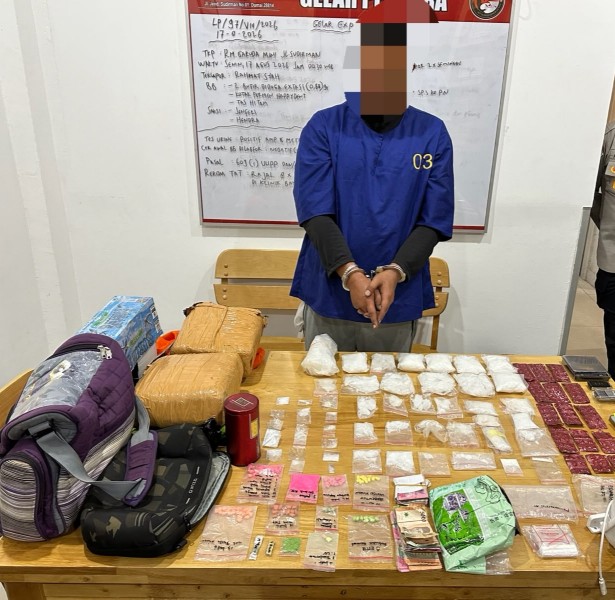 Sekali Gerebek, Polres Dumai Sikat 2 Kg Sabu, Ekstasi, Happy Five dan 4 Kg Ganja