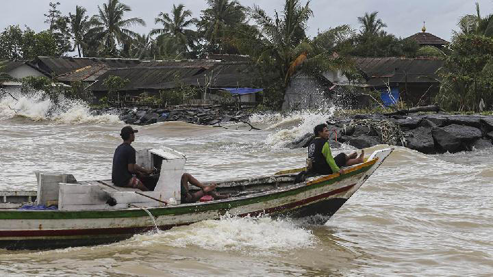 Waspada! Siklon 96S Hantui Perairan Indonesia, Hindari Wisata Laut dan Pelayaran