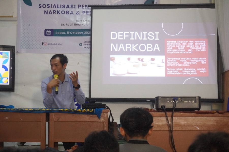 Sosialisasi Anti Narkoba dan Perundungan di SMPIT Wahatul ‘Ulum, Dr. Ragil Ibnu Hajar Jadi Pembicara