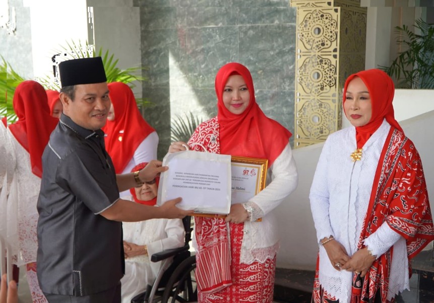 Hari Ibu, Belasan Perempuan Inspiratif Bengkulu Diganjar Penghargaan