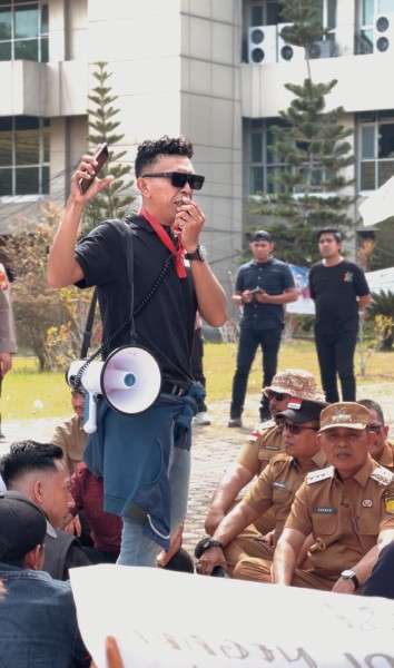 Gelar Aksi Damai, Koordinator Aliansi Pemuda Sungai Buluh, Purwanto : Soroti Anjloknya Harga Kelapa di Inhil dan Minta Pemerintah Ambil Langkah Konkret