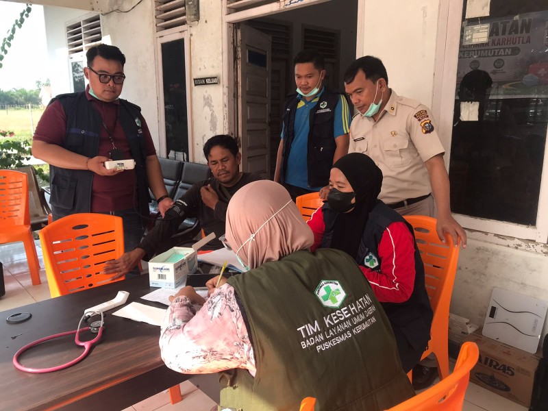 Bid Dokkes Polda Riau Perkuat Layanan Kesehatan di Tengah Karhutla Kerumutan