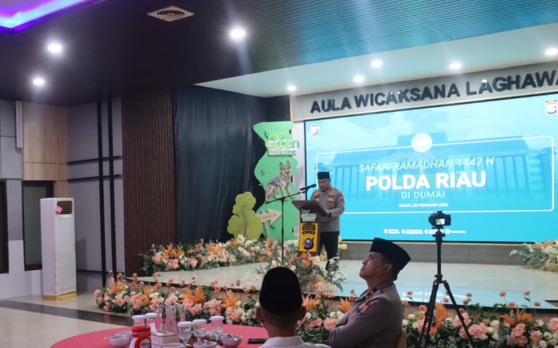 Kapolda Riau Irjen. Pol. Dr. Herry Heryawan Sosialisasikan Layanan 110 Saat Safari Ramadan di Dumai