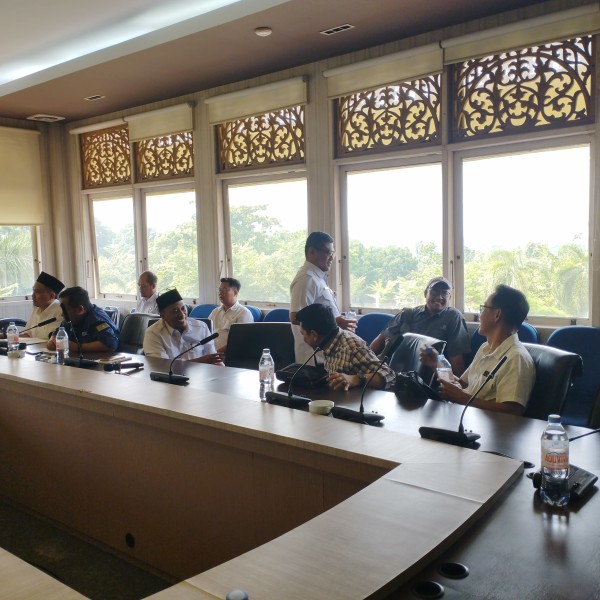 Rapat Batal, Wakil Bupati Pelalawan Husni Thamrin Minta PT SBP Hadirkan Direktur