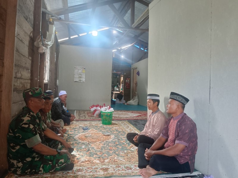 Danpos Teluk Belengkong Hadiri Syukuran dan Pemberian Nama Putra Pratu Deby