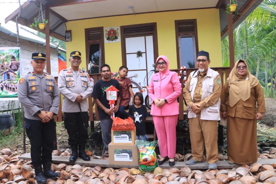 Kapolres Inhil Resmikan   Rumah Green Policing untuk misran
