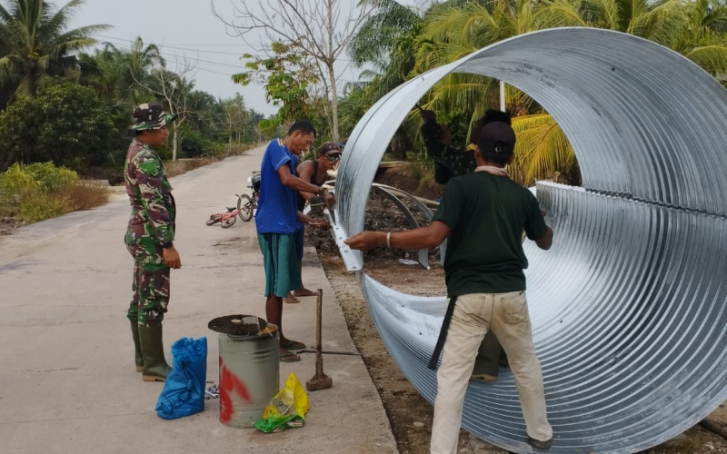 Dandim Dumai Tinjau Pembangunan Dua Jembatan Armco, Perkuat Akses dan Mobilitas Warga