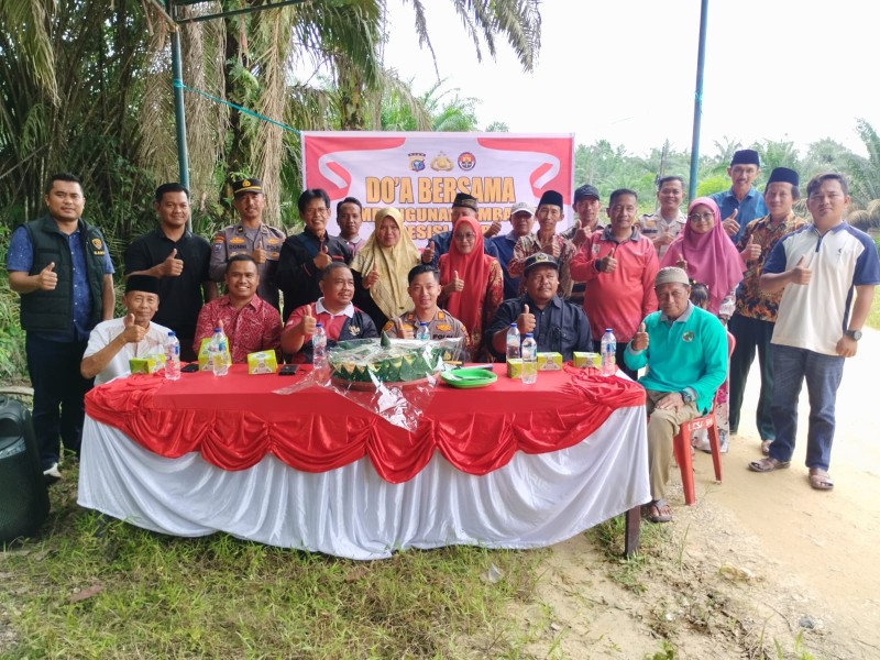 Polsek Ukui Gelar Doa Bersama Pembangunan Jembatan Presisi Polri, Warga Silikuan Hulu Sambut Haru