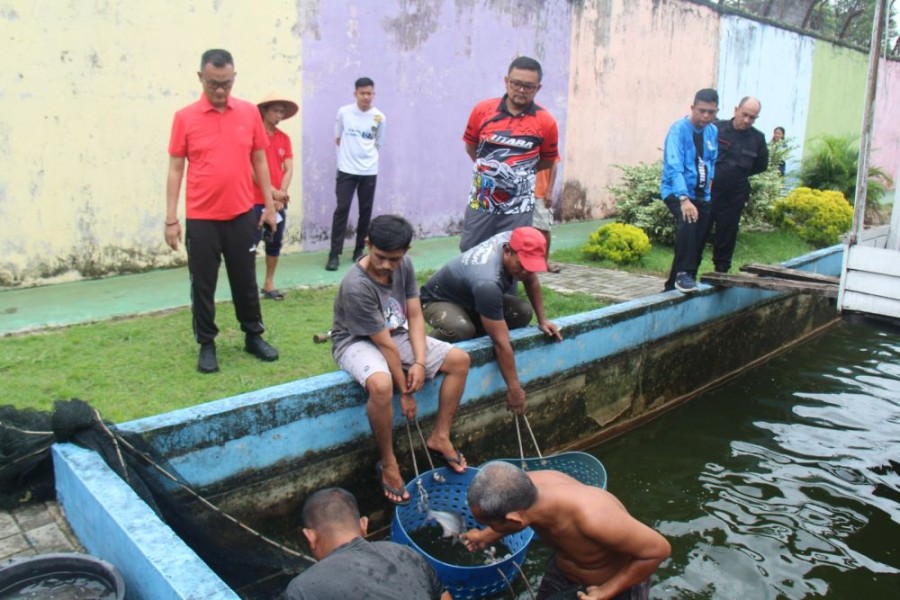 Panen 2 Ton Ikan Patin, Lapas Pekanbaru Tunjukkan Kemandirian Warga Binaan