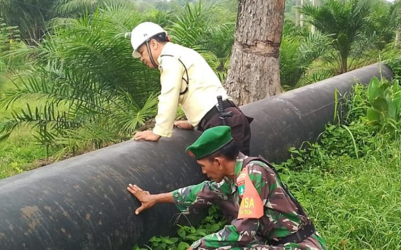 Jaga Objek Vital Nasional, Koramil 01/Dumai Bersama Pertamina Gelar Patroli Jalur Pipa Minyak