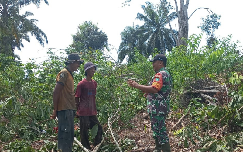 Cegah Karhutla Sejak Dini, Babinsa Koramil 02/BK Rutin Patroli Wilayah Rawan Kebakaran