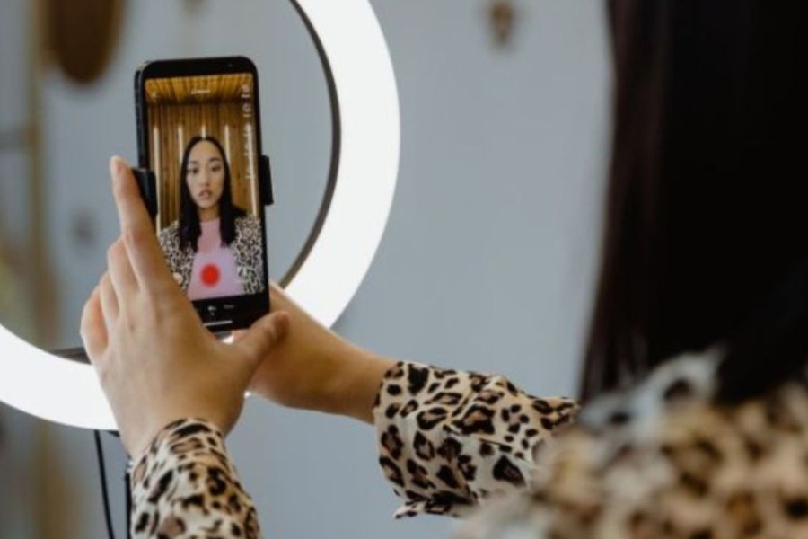 Syarat Live di TikTok Lengkap dengan Cara dan Tipsnya