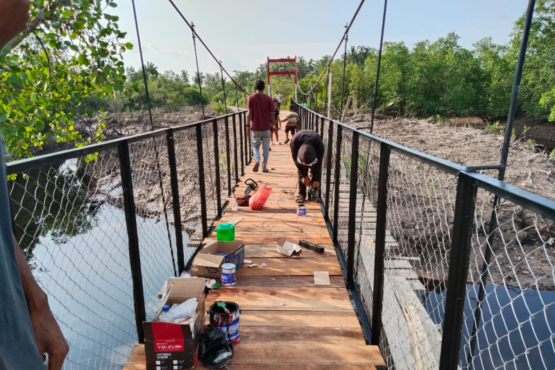 Hampir Rampung, Pembangunan Jembatan Gantung Garuda Kodim 0320/Dumai Permudah Akses Warga