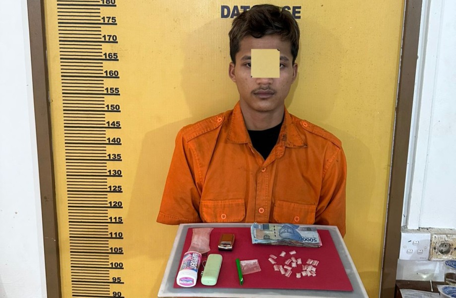 Penggrebekan di Kampung Dagang Rengat, 23 Paket Narkoba Disita, Satu Tersangka Diborgol