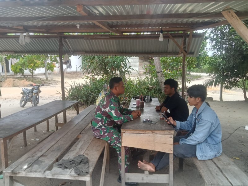 Serda Wiky Hendri Septa Ajak Warga Kampung Olak Jauhi Narkoba: Dampaknya Merusak Otak dan Masa Depan