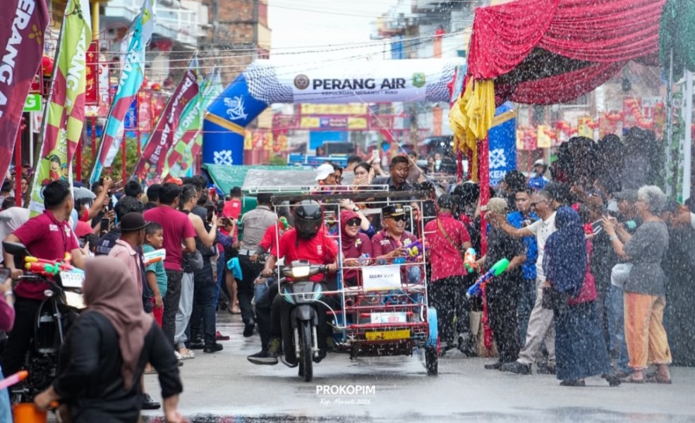 Festival Perang Air Selatpanjang Resmi Dibuka, Tradisi Imlek yang Menyatukan Ribuan Hati di Selatpanjang