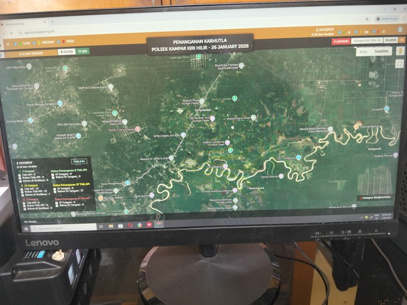 Cegah Karhutla, Personel Polsek Kampar Kiri Hilir Siaga Monitor Titik Hotspot Setiap Saat