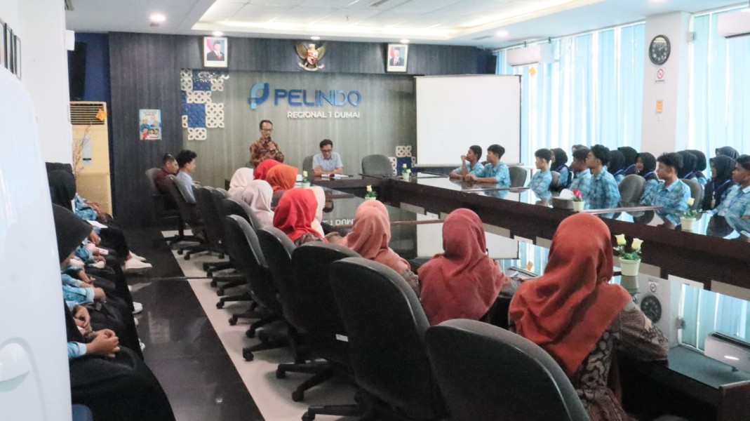 Dukung Pendidikan Vokasi, Pelindo Dumai Buka Wawasan Siswa SMK Negeri 2 Teluk Kuantan
