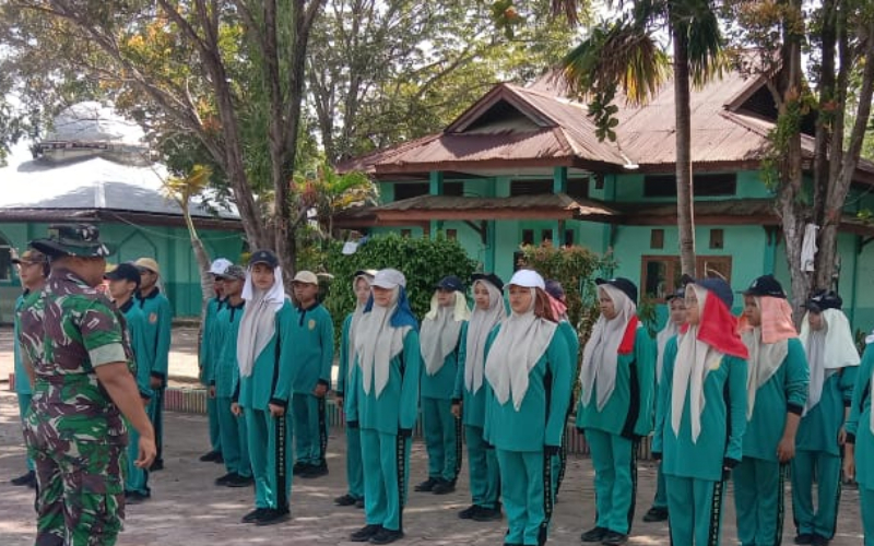 TNI Hadir di Dunia Pendidikan, Koramil 01 Dumai Dampingi LDKS SMAN Binsus