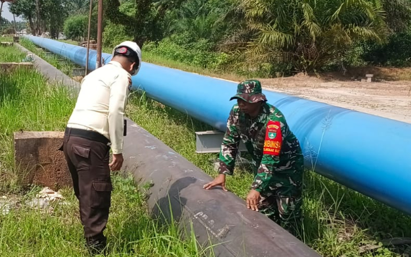 Koramil 01 Dumai dan Security PHR Gelar Patroli Jalur Pipa Minyak, Keamanan Objek Vital Dipastikan Aman
