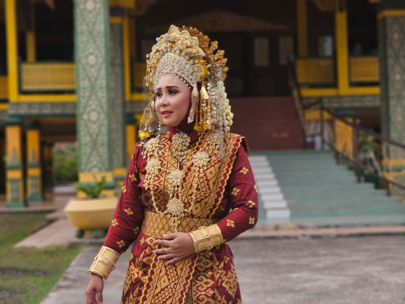 IKWI Riau Raih Juara I Lomba Fashion Show Busana Adat Nusantara Tingkat Nasional