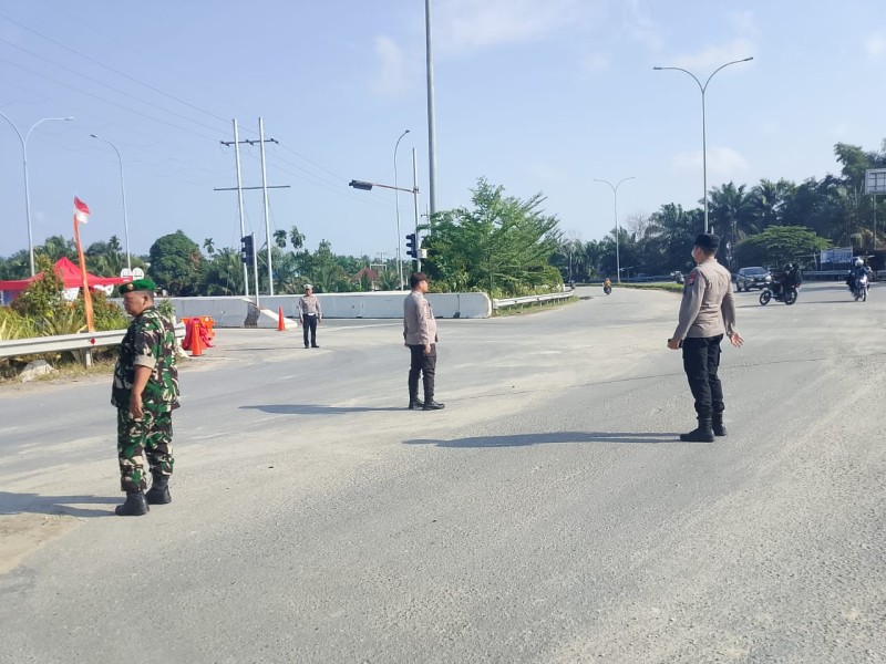 Babinsa Serma D. Sihombing Amankan Arus Mudik Lebaran 2026 di Pos PAM Minas