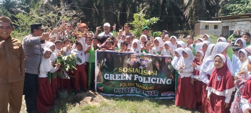 Polsek Tambang dan PT. Tasma Puja Kenalkan Green Policing pada Murid SDN 017 Kampar