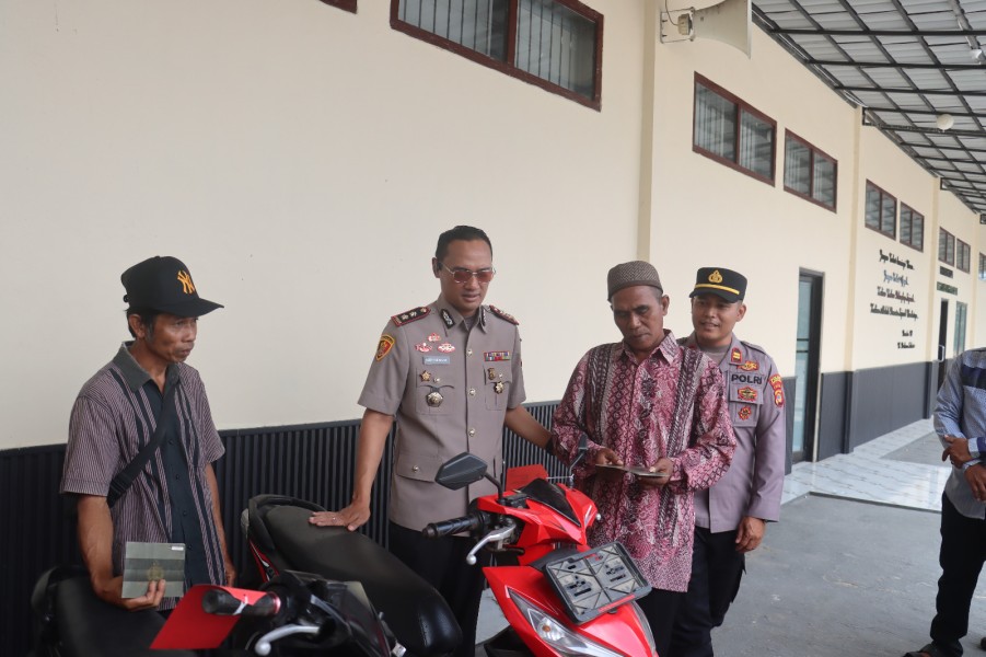 Dua Motor Curian Kembali ke Pemilik, Kapolres Lamsel Tegaskan Pengembalian Gratis
