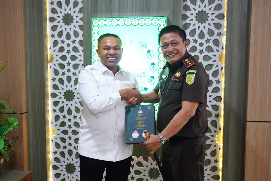 Perkuat Sinergi Hukum dan Pembangunan, Gubernur Abdul Wahid Terima Kunjungan Kajati Riau Sutikno