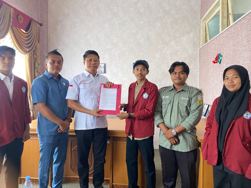 Ketua DPRD Pelalawan Tandatangani Tuntutan BEM ITP2i, Mahasiswa Tegaskan Peran Pengawal Rakyat