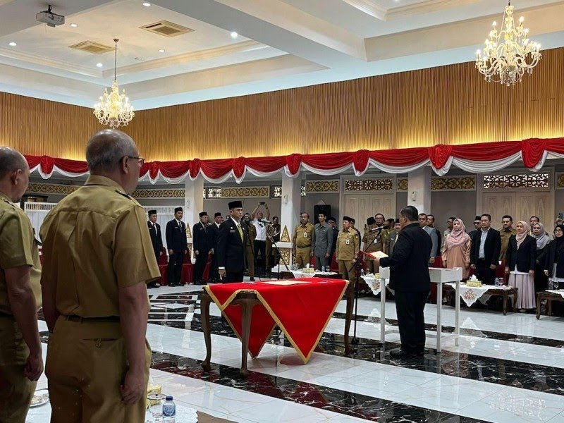 Plt Gubernur Riau Lantik 15 Pejabat Eselon II, Ini Daftar Lengkapnya