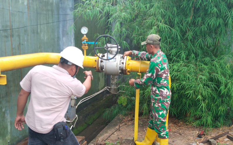 Perkuat Binter, Babinsa Koramil 03/Sungai Sembilan Patroli Area PT PGN di Lubuk Gaung