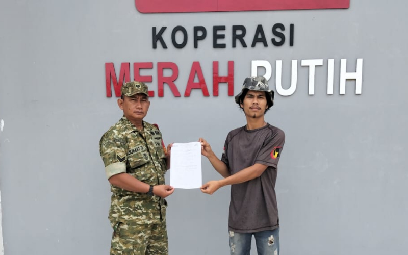 Babinsa Bagan Besar Timur Dampingi Pemasangan CCTV untuk Tingkatkan Keamanan KDKMP