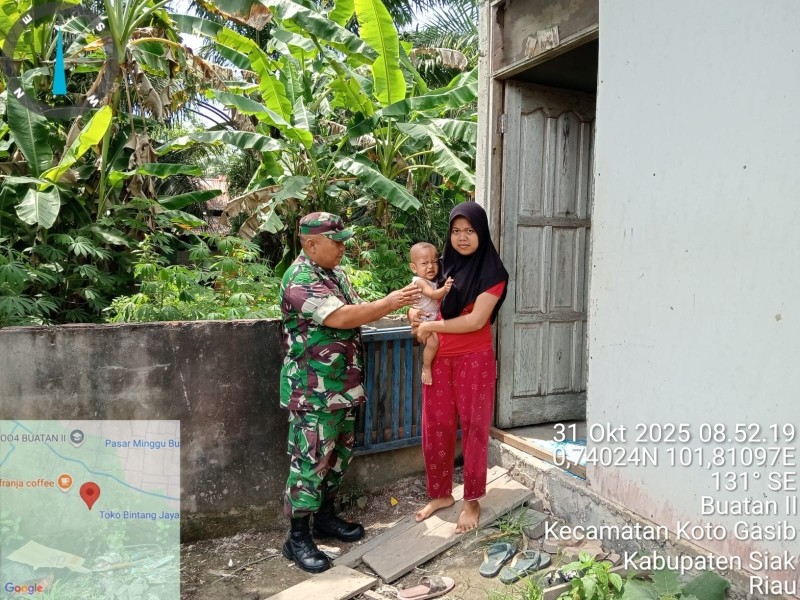 Babinsa Pelda Syafri Lakukan Pengecekan Anak Stunting di Kampung Buatan Dua, Pastikan Data Akurat dan Penanganan Tepat Sasaran