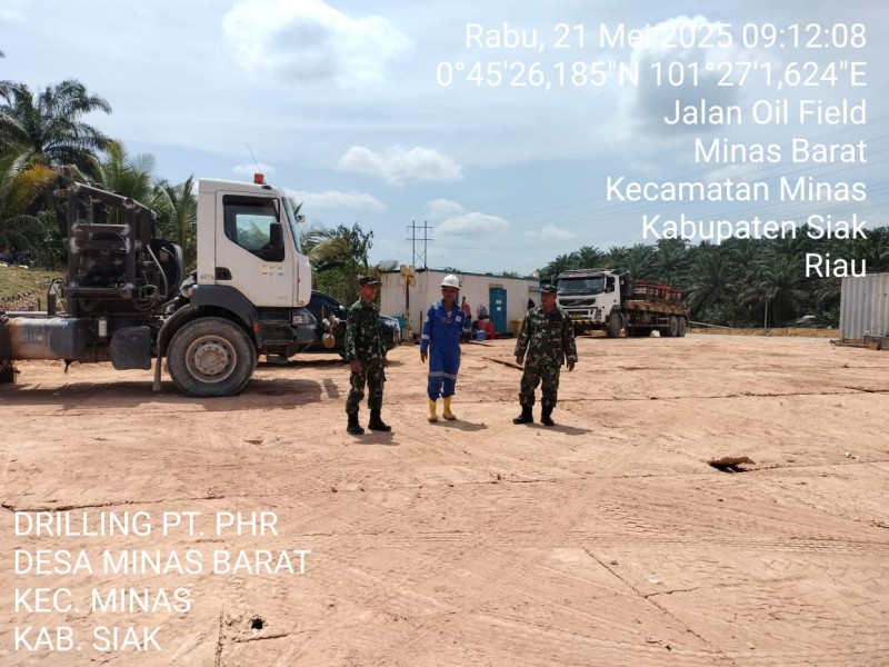 Babinsa Koramil 03/Minas Amankan Lokasi Pengeboran Minyak, Situasi Terkendali Dan Aman