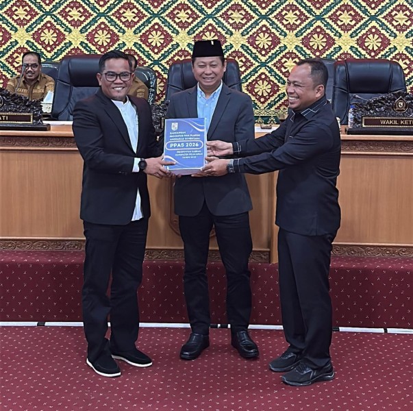 Ketua DPRD Pelalaan Pimpin Rapat Paripurna Penyampaian KUA–PPAS APBD 2026