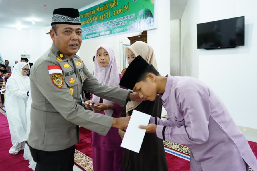 Peringatan Maulid Nabi, Polres Meranti Berbagi Kebahagiaan dengan Anak Yatim