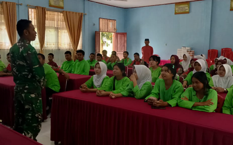 Babinsa Edukasi Siswa SMKN 4 Terkait Proses Rekrutmen dan Seleksi TNI AD
