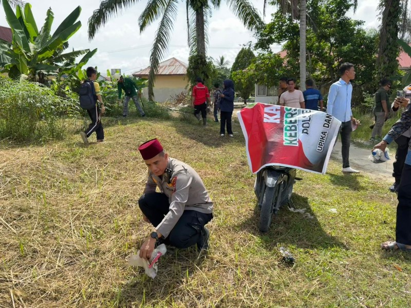 Polsek Minas Gelar Karya Bakti Bersihkan Lingkungan Masjid, Libatkan TNI dan Warga