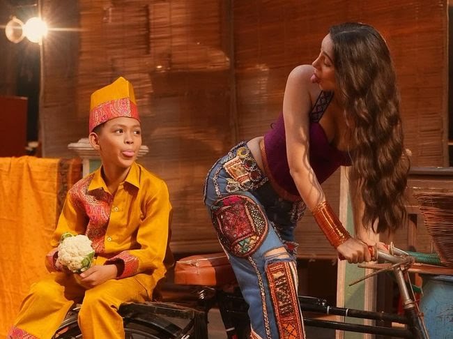 Dari Sungai Kuantan ke Bollywood: Dikha “Aura Farming” Kolaborasi dengan Zahrah S Khan